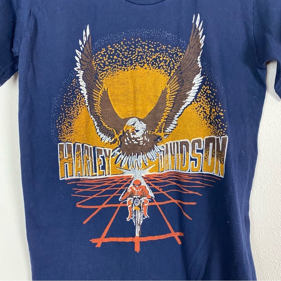 Vintage RARE Harley Davidson Single Stitch Eagle Chasing Motorcycle Graphic Tee - Picture 2 of 6
